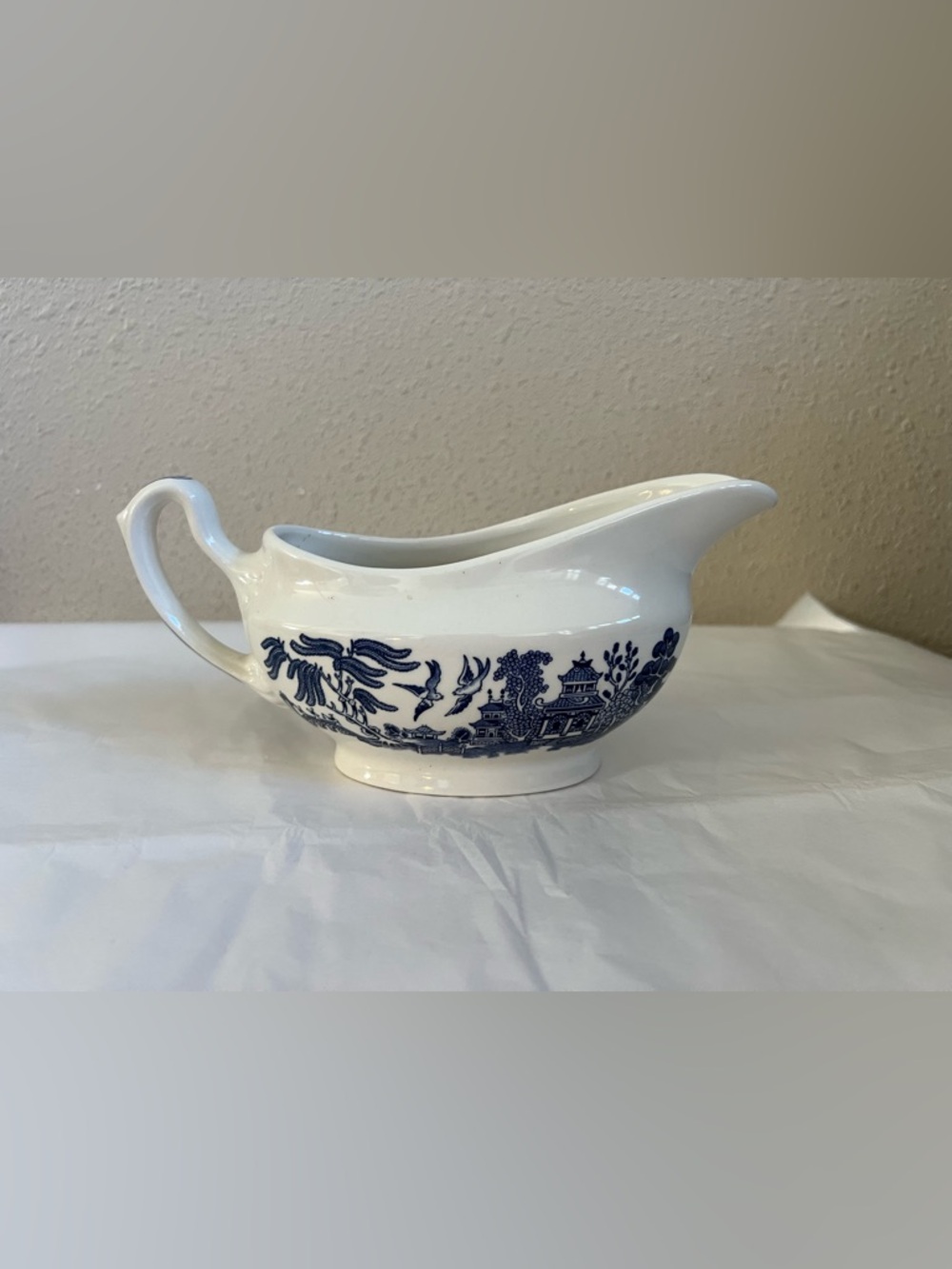 VTG Churchill Blue Willow Gravy Boat 8in Ceramic Staffordshire England Handles